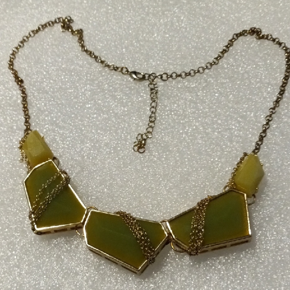 Vintage. Elegant Gold and Green geometric Necklace